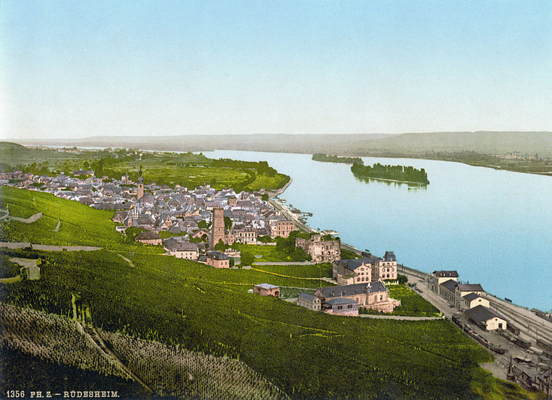 800px-Ruedesheim_1900